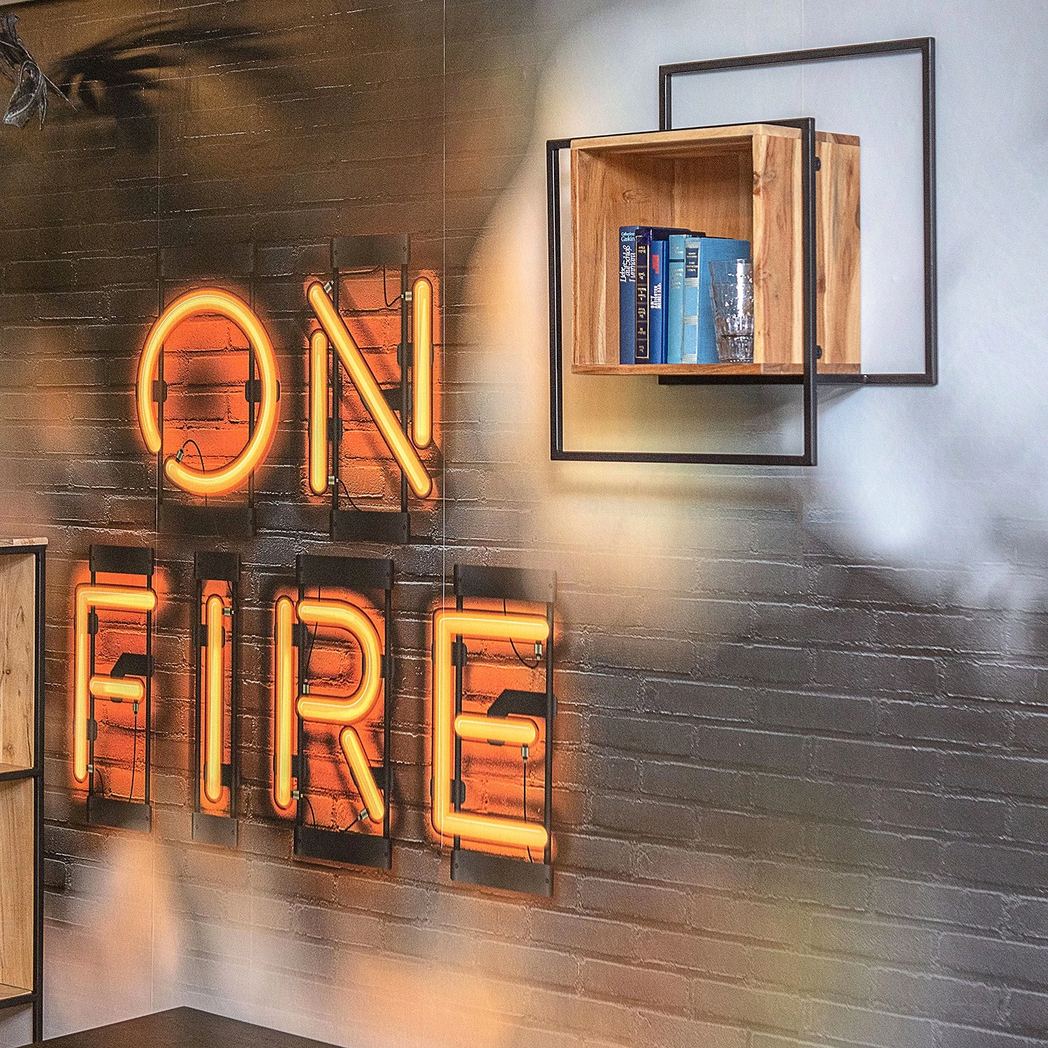 Red Living Étagère murale Fenay - Acacia massif / Métal - Acacia / Noir – Image 2